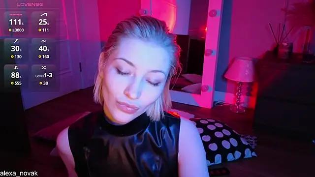 Mad beauty - checkout our excited streamers as they tease to their beloved melodies and slowly squirt for enjoyment to appease your wildest wishes.