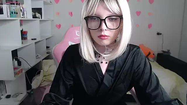Mad beauty - checkout our excited streamers as they tease to their beloved melodies and slowly squirt for enjoyment to appease your wildest wishes.