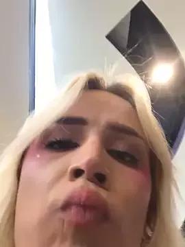 alexawinterrr from StripChat is Freechat