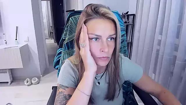 Mad beauty - checkout our excited streamers as they tease to their beloved melodies and slowly squirt for enjoyment to appease your wildest wishes.