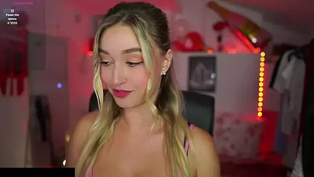 Mad beauty - checkout our excited streamers as they tease to their beloved melodies and slowly squirt for enjoyment to appease your wildest wishes.