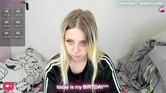Mad beauty - checkout our excited streamers as they tease to their beloved melodies and slowly squirt for enjoyment to appease your wildest wishes.