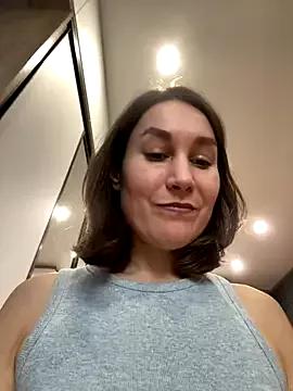 AliceLili from StripChat is Freechat