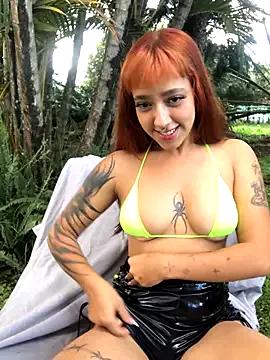 AliceMrtnz from StripChat is Freechat