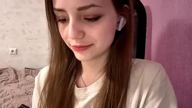 AliceStacy from StripChat is Freechat