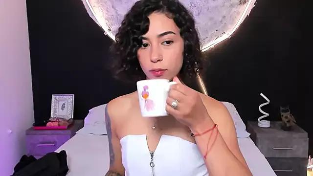 AliceStevens_ from StripChat is Freechat