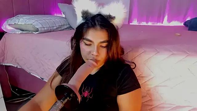 AliceThundeer from StripChat is Freechat