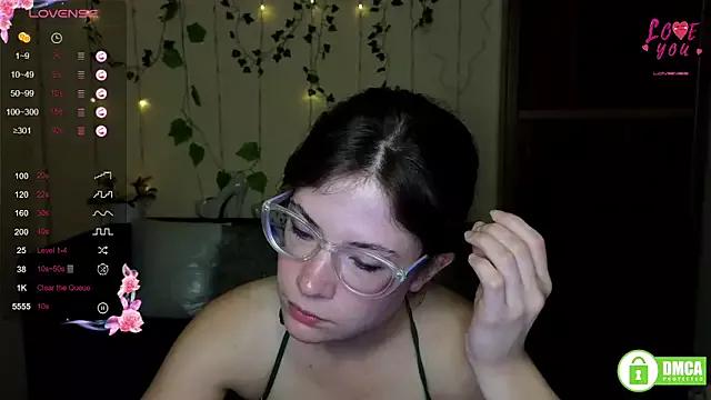 Alicia_redfollow from StripChat is Freechat