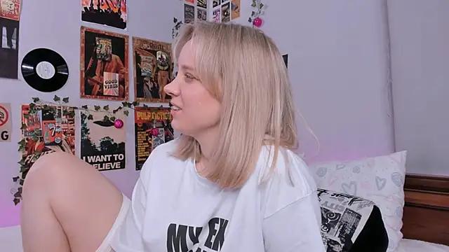 Mad beauty - checkout our excited streamers as they tease to their beloved melodies and slowly squirt for enjoyment to appease your wildest wishes.