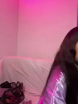 aliensexy from StripChat is Freechat