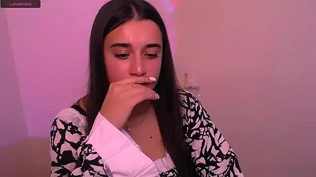 AlinaDoll_ from StripChat is Freechat