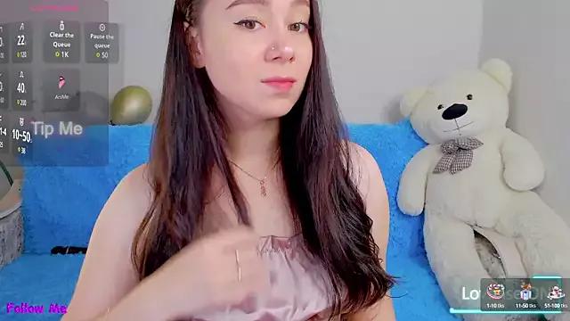 AlinaWett from StripChat is Freechat