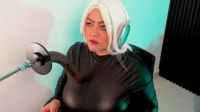 Aliyahsstone from StripChat is Freechat