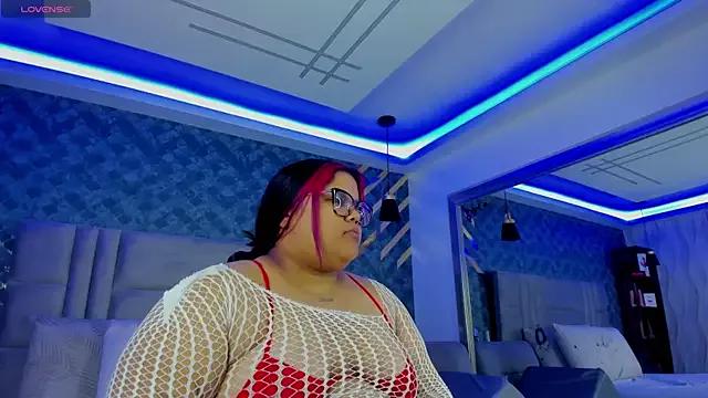 AlyzzandreRouge from StripChat is Freechat