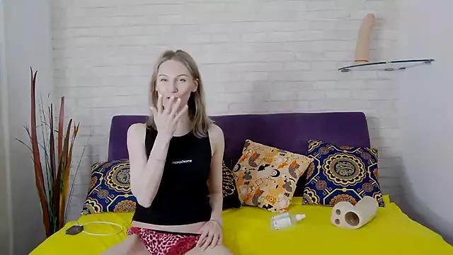 Mad beauty - checkout our excited streamers as they tease to their beloved melodies and slowly squirt for enjoyment to appease your wildest wishes.