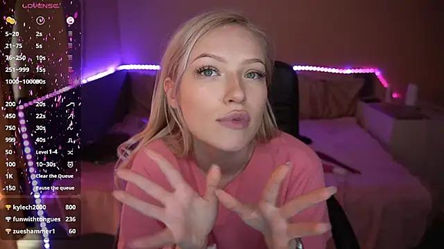 Mad beauty - checkout our excited streamers as they tease to their beloved melodies and slowly squirt for enjoyment to appease your wildest wishes.