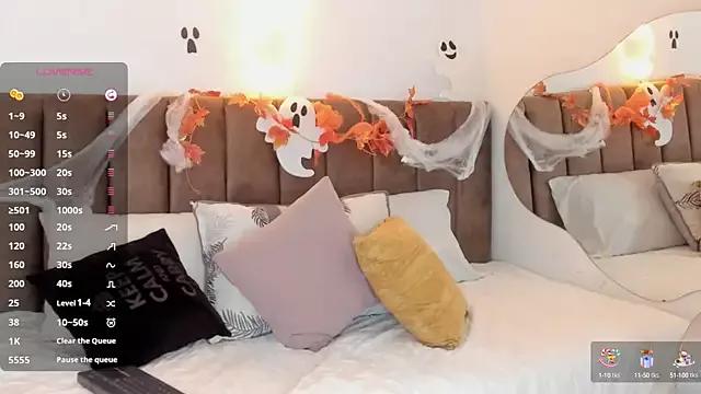 Mad beauty - checkout our excited streamers as they tease to their beloved melodies and slowly squirt for enjoyment to appease your wildest wishes.