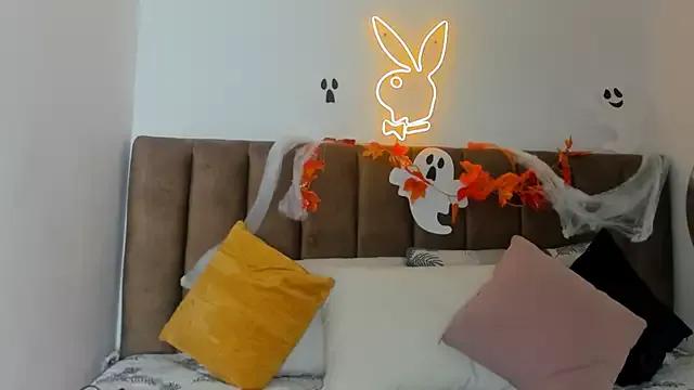 Mad beauty - checkout our excited streamers as they tease to their beloved melodies and slowly squirt for enjoyment to appease your wildest wishes.