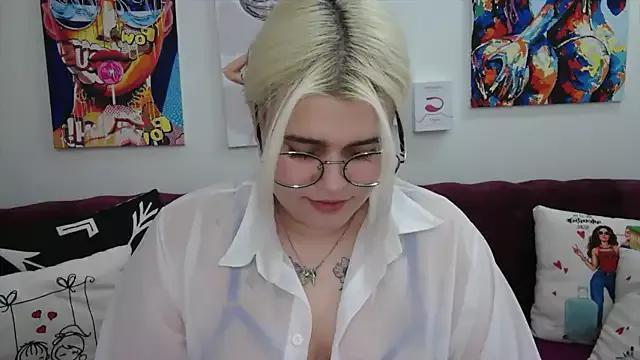 Amber_Monro from StripChat is Freechat