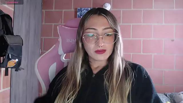 Andrea_camilaaa from StripChat is Freechat