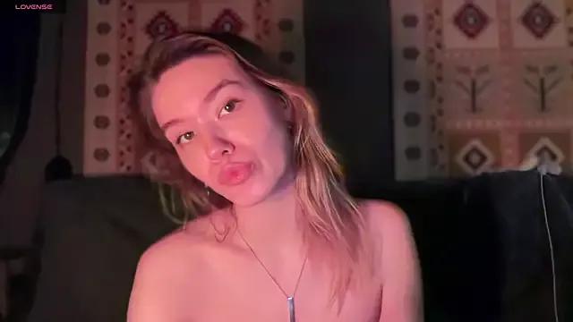 AndreaWardi from StripChat is Freechat