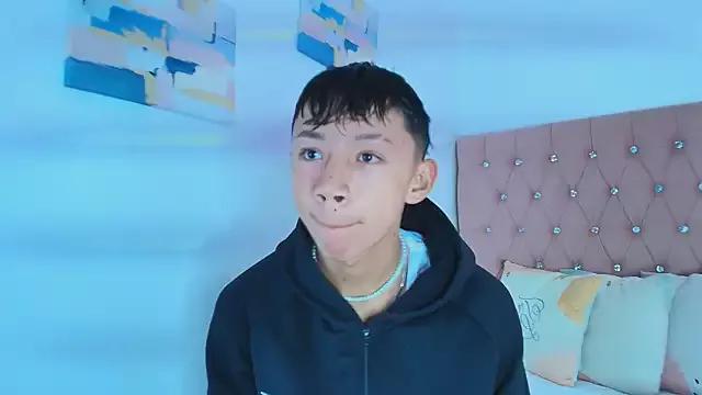 AndressBrown from StripChat is Freechat