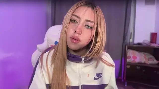 Angel_doll_bunnyy from StripChat is Freechat