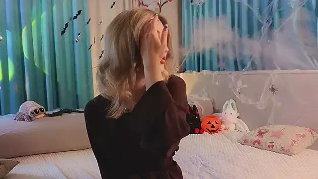 AngelicRice from StripChat is Freechat