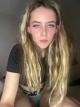 Angelloverxo from StripChat is Freechat