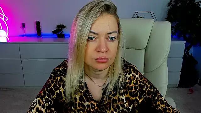 Mad beauty - checkout our excited streamers as they tease to their beloved melodies and slowly squirt for enjoyment to appease your wildest wishes.