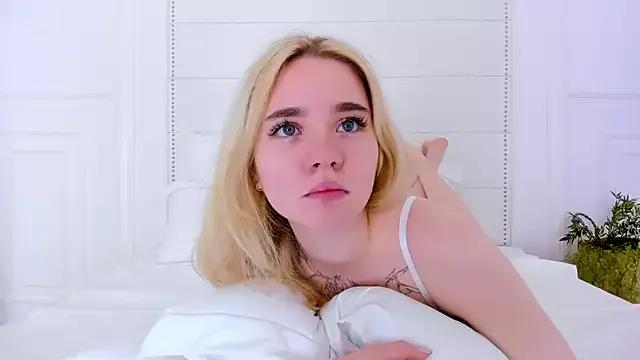 Mad beauty - checkout our excited streamers as they tease to their beloved melodies and slowly squirt for enjoyment to appease your wildest wishes.