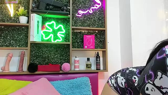 Mad beauty - checkout our excited streamers as they tease to their beloved melodies and slowly squirt for enjoyment to appease your wildest wishes.