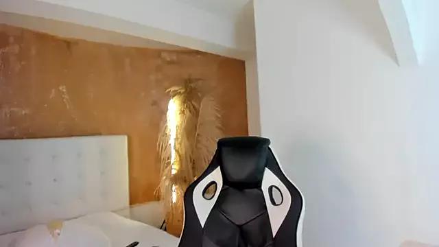 APRILL_FOXX from StripChat is Freechat