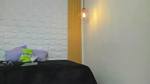 AriaBelle from StripChat is Freechat