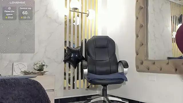 Ariagh_ from StripChat is Freechat