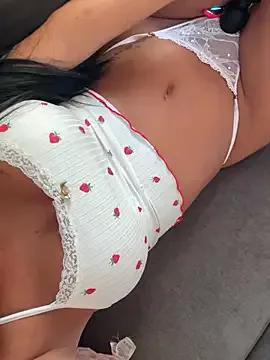 AriannaAngel from StripChat is Freechat