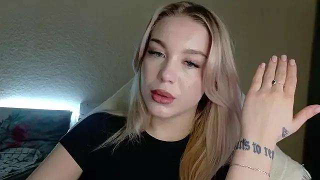 ariashaa from StripChat is Freechat