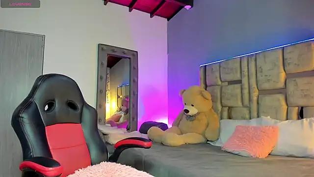 Mad beauty - checkout our excited streamers as they tease to their beloved melodies and slowly squirt for enjoyment to appease your wildest wishes.