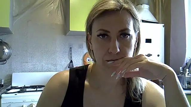 AshleyXHoney from StripChat is Freechat