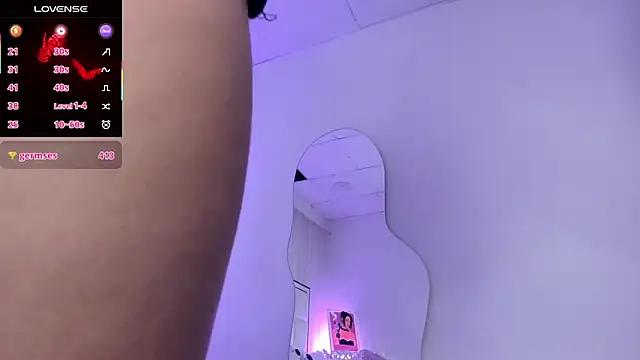 Mad beauty - checkout our excited streamers as they tease to their beloved melodies and slowly squirt for enjoyment to appease your wildest wishes.
