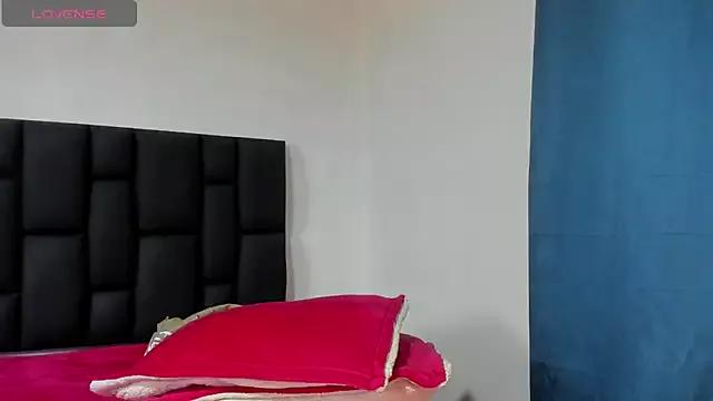 Aurora_doll23 from StripChat is Freechat
