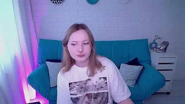 AuroraMour from StripChat is Freechat