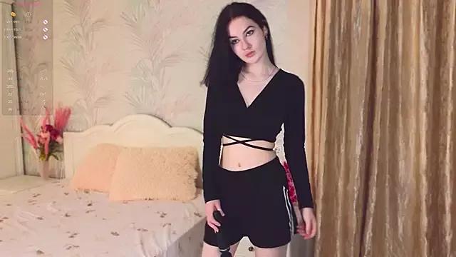 aveloria from StripChat is Freechat