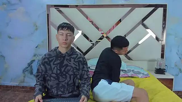 Averange_boys_X from StripChat is Freechat