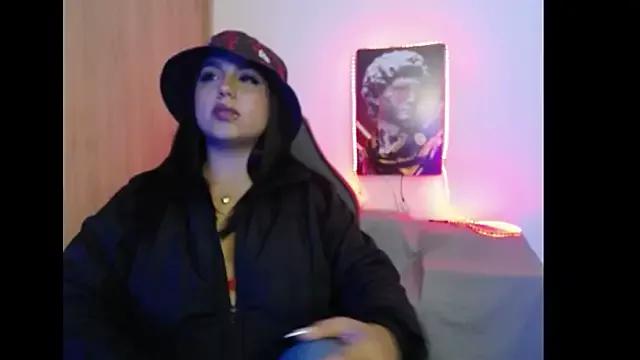 babelyn_7hot from StripChat is Freechat