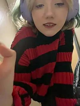 Mad beauty - checkout our excited streamers as they tease to their beloved melodies and slowly squirt for enjoyment to appease your wildest wishes.