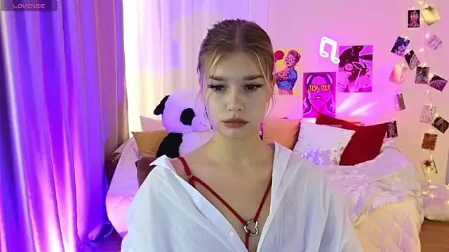 Mad beauty - checkout our excited streamers as they tease to their beloved melodies and slowly squirt for enjoyment to appease your wildest wishes.