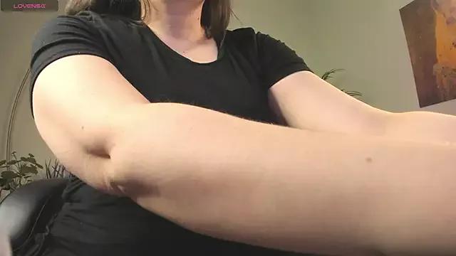 BattyMoll from StripChat is Freechat