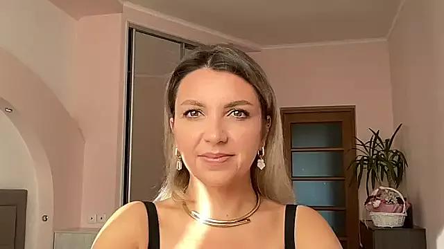 Beautysoul_ from StripChat is Freechat