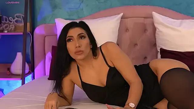 Bella_Jonnes from StripChat is Freechat